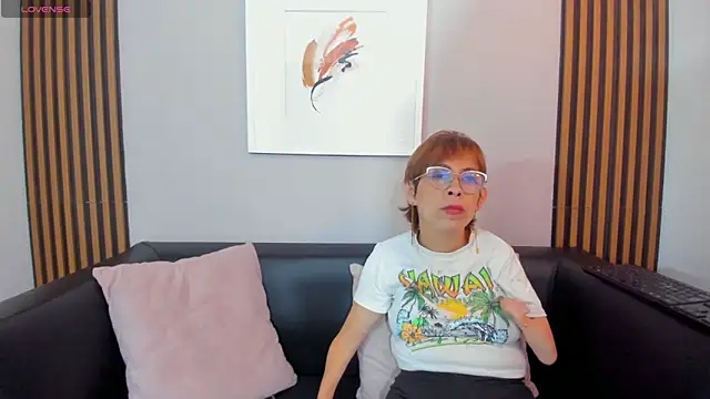 Snapshot of Madame_mature1 chatting on 06/16/26, 08:00 Madame mature1 online show from 06/16/26, 08:00