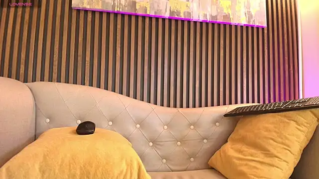 Snapshot of Madame_mature1 chatting on 07/03/26, 12:11 Madame mature1 online show from 07/03/26, 12:11