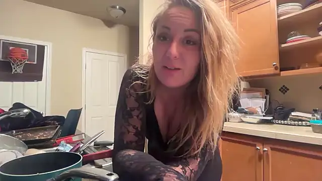 Snapshot of missbritneyfoxx chatting on 05/23/26, 06:07 missbritneyfoxx online show from 05/23/26, 06:07