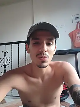 Snapshot of Dreams4_you chatting on 05/25/26, 07:09 Dreams4 you online show from 05/25/26, 07:09