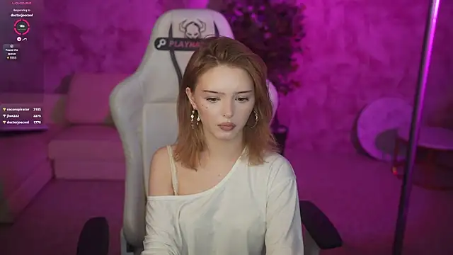 Snapshot of Lia_sweet054 chatting on 06/18/26, 02:43 Lia sweet054 online show from 06/18/26, 02:43