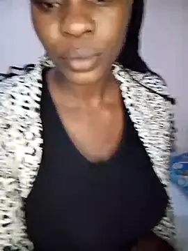 Snapshot of curvyperry chatting on 06/17/26, 03:20 curvyperry online show from 06/17/26, 03:20