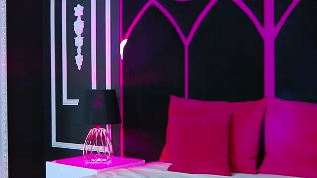 Snapshot of Areina chatting on 06/27/26, 12:22 Areina online show from 06/27/26, 12:22