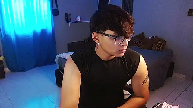 Snapshot of Mr_yisuzz chatting on 07/12/26, 12:18 Mr yisuzz online show from 07/12/26, 12:18