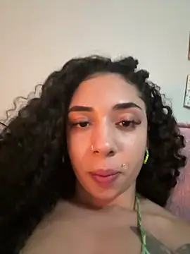 Snapshot of Sereia_camgirl chatting on 06/14/26, 04:47 Sereia camgirl online show from 06/14/26, 04:47