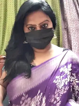 Snapshot of Meera_mia chatting on 06/26/26, 01:32 Meera mia online show from 06/26/26, 01:32