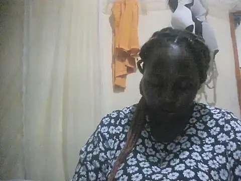 Snapshot of Ebonyshan chatting on 06/06/26, 04:12 Ebonyshan online show from 06/06/26, 04:12