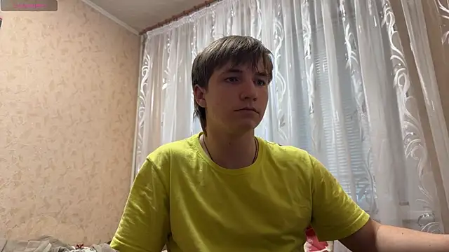 Snapshot of Goolden_Flaash chatting on 05/26/26, 04:36 Goolden Flaash online show from 05/26/26, 04:36