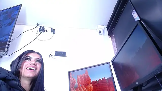 Snapshot of Shayla_Gray chatting on 06/12/26, 03:55 Shayla Gray online show from 06/12/26, 03:55