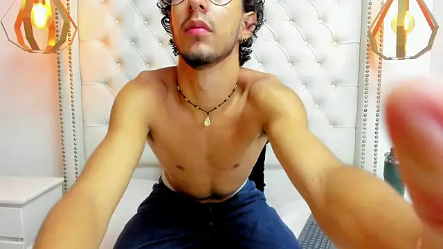 Snapshot of LEO_SANZ66 chatting on 07/06/26, 12:13 LEO SANZ66 online show from 07/06/26, 12:13