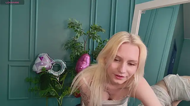 Snapshot of haleybooo chatting on 07/01/26, 12:07 haleybooo online show from 07/01/26, 12:07
