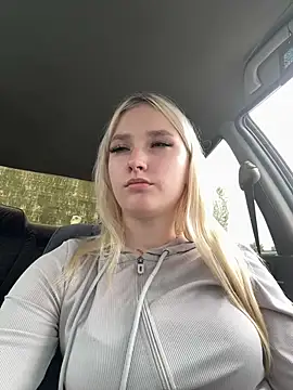 lisacryss3 online show from 05/30/26, 06:21