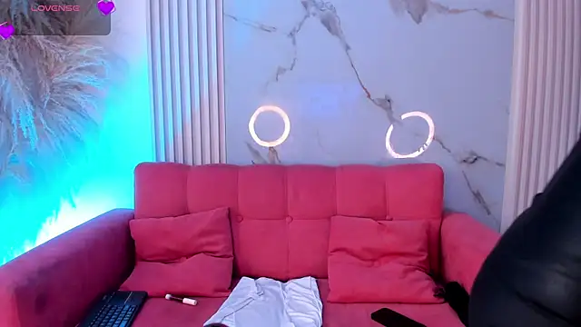 HottieVeroo  online show from 07/28/26, 04:16