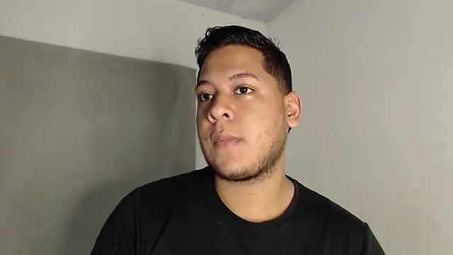 Snapshot of nicolas_cr1 chatting on 06/16/26, 03:53 nicolas cr1 online show from 06/16/26, 03:53