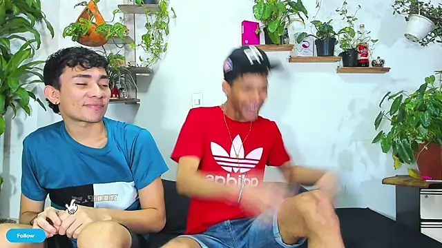 Snapshot of STRANGER_BOYS chatting on 05/25/26, 10:27 STRANGER BOYS online show from 05/25/26, 10:27