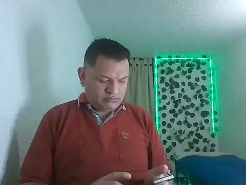 Snapshot of Alessandro-luxe chatting on 06/07/26, 12:48 Alessandro-luxe online show from 06/07/26, 12:48
