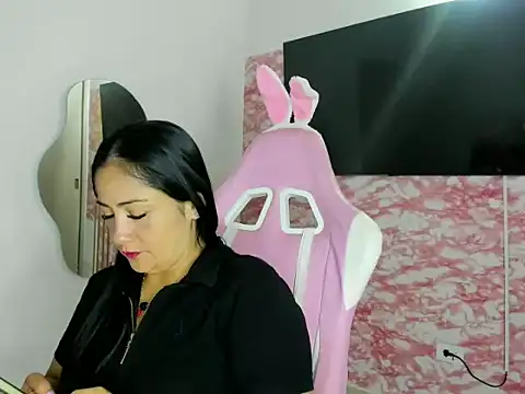 Snapshot of Amira_Princesa chatting on 05/28/26, 03:20 Amira Princesa online show from 05/28/26, 03:20