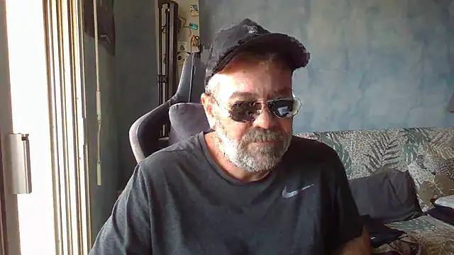 Snapshot of panda_06200 chatting on 06/02/26, 12:18 panda 06200 online show from 06/02/26, 12:18