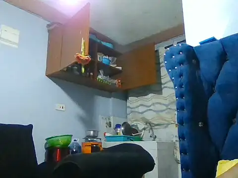 Snapshot of prettycaterina chatting on 06/02/26, 05:37 prettycaterina online show from 06/02/26, 05:37