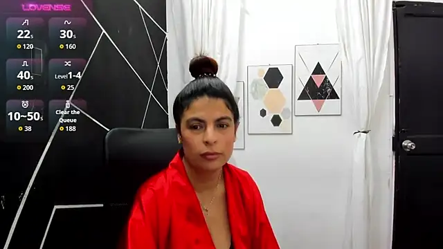 Snapshot of Liz_Levo chatting on 09/26/25, 01:04 Liz Levo online show from 09/26/25, 01:04