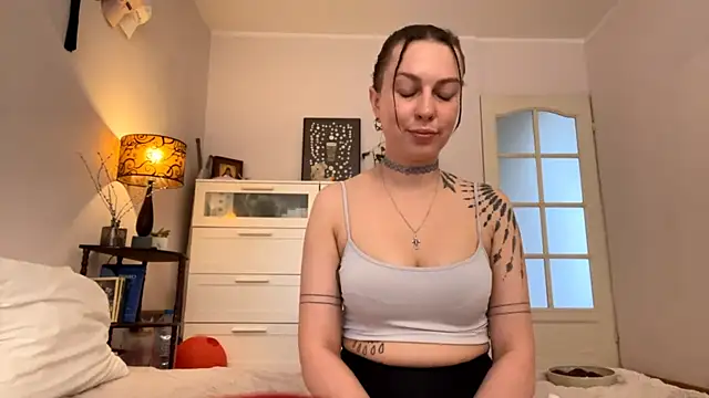EvelynCharm  online show from 05/26/26, 02:24