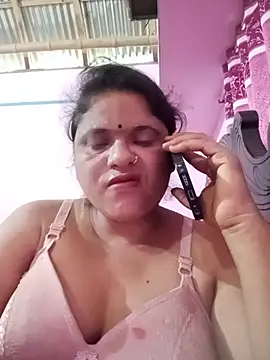 Snapshot of Maya_Vabi chatting on 06/05/26, 04:41 Maya Vabi online show from 06/05/26, 04:41