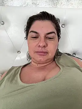 Snapshot of evaxxxcurvyxxx chatting on 06/16/26, 11:57 evaxxxcurvyxxx online show from 06/16/26, 11:57