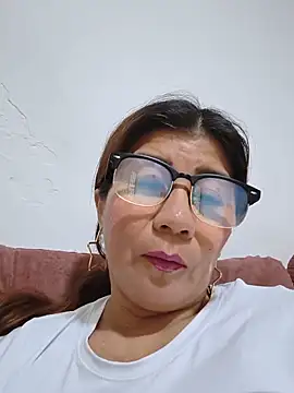 Snapshot of fire_mommy chatting on 06/17/26, 09:05 fire mommy online show from 06/17/26, 09:05