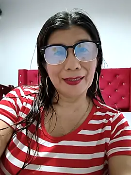 Snapshot of fire_mommy chatting on 06/24/26, 10:31 fire mommy online show from 06/24/26, 10:31