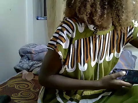Snapshot of Holygoddess chatting on 06/20/26, 04:32 Holygoddess online show from 06/20/26, 04:32