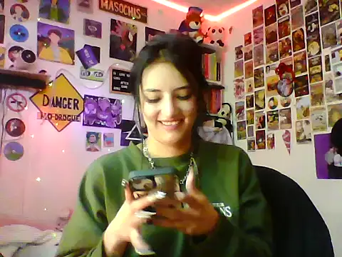 Snapshot of angelgirl2006 chatting on 06/05/26, 06:35 angelgirl2006 online show from 06/05/26, 06:35