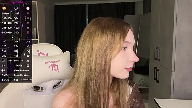 OpheliaVoss online show from 07/14/26, 06:24