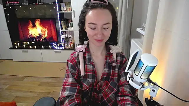 Maryana Ro online show from 05/04/26, 09:00
