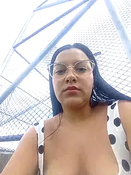 Snapshot of Sexy_nayra_outdoors_ chatting on 06/01/26, 07:26 Sexy nayra outdoors online show from 06/01/26, 07:26