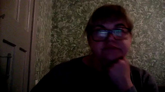 Snapshot of Empress211 chatting on 05/30/26, 06:16 Empress211 online show from 05/30/26, 06:16