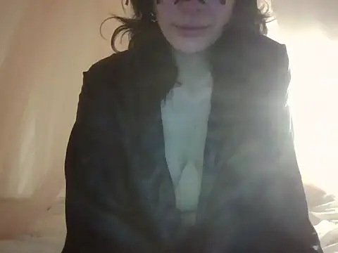 Snapshot of Nyx_Nuit chatting on 06/14/26, 12:19 Nyx Nuit online show from 06/14/26, 12:19