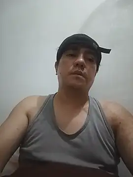Snapshot of hotboyrider chatting on 05/27/26, 03:47 hotboyrider online show from 05/27/26, 03:47