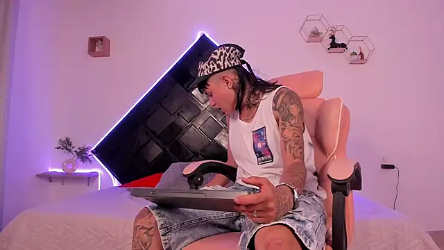 Noah Blaze  online show from 05/29/26, 03:37