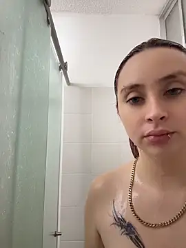Snapshot of Sophia_LuxxX chatting on 06/05/26, 05:29 Sophia LuxxX online show from 06/05/26, 05:29