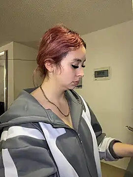 Snapshot of Sophia_LuxxX chatting on 06/10/26, 07:57 Sophia LuxxX online show from 06/10/26, 07:57