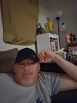 Snapshot of sassydaddy4u chatting on 06/05/26, 04:19 sassydaddy4u online show from 06/05/26, 04:19