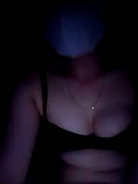 Snapshot of Fjnzjk chatting on 07/15/26, 03:28 Fjnzjk online show from 07/15/26, 03:28