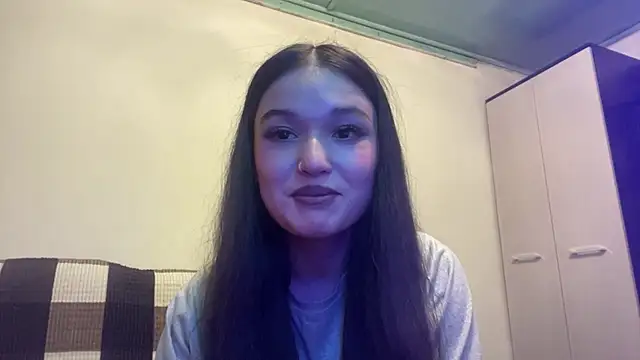 Snapshot of LisetteParajon chatting on 05/27/26, 04:15 LisetteParajon online show from 05/27/26, 04:15