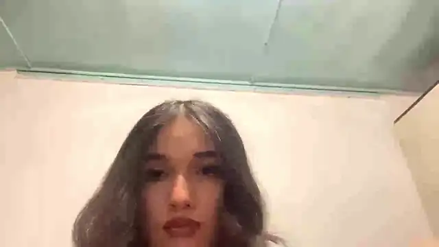 Snapshot of LisetteParajon chatting on 05/30/26, 04:15 LisetteParajon online show from 05/30/26, 04:15