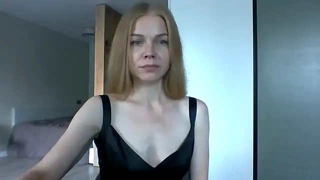 Snapshot of Tina5394 chatting on 07/15/26, 04:34 Tina5394 online show from 07/15/26, 04:34