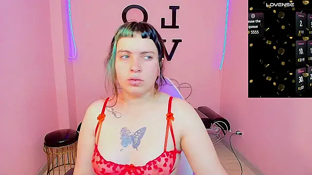Snapshot of _sofia_smth_xx chatting on 06/24/26, 01:21 sofia smth xx online show from 06/24/26, 01:21