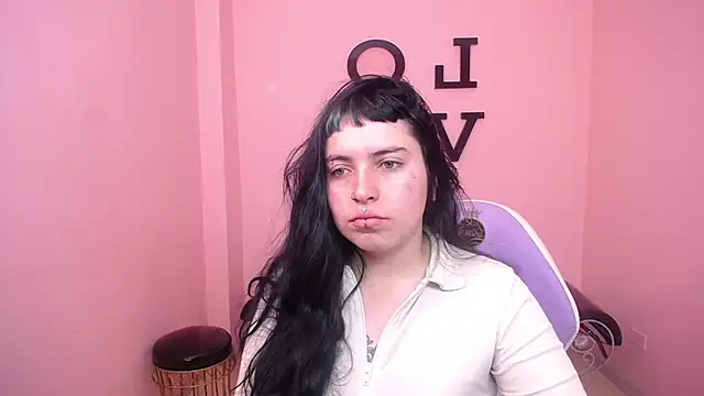 Snapshot of _sofia_smth_xx chatting on 07/06/26, 01:08 sofia smth xx online show from 07/06/26, 01:08