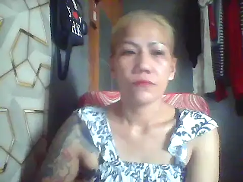 Snapshot of pinayheartaker chatting on 06/26/26, 12:59 pinayheartaker online show from 06/26/26, 12:59