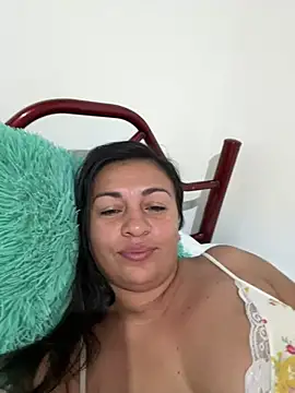 Snapshot of kloee_kann chatting on 06/14/26, 01:57 kloee kann online show from 06/14/26, 01:57