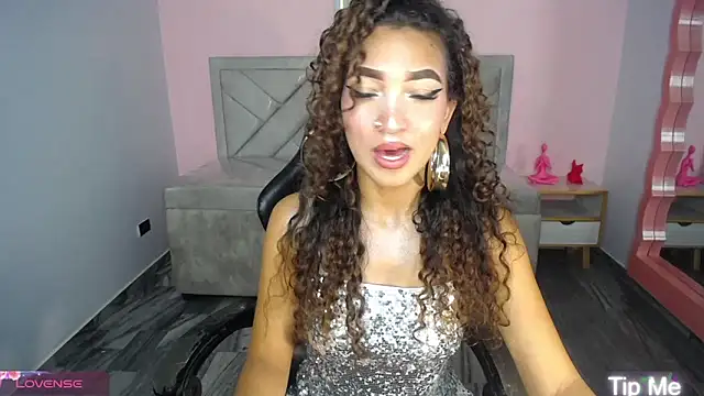 Snapshot of CamilaVixen_ch chatting on 06/19/26, 08:23 CamilaVixen ch online show from 06/19/26, 08:23